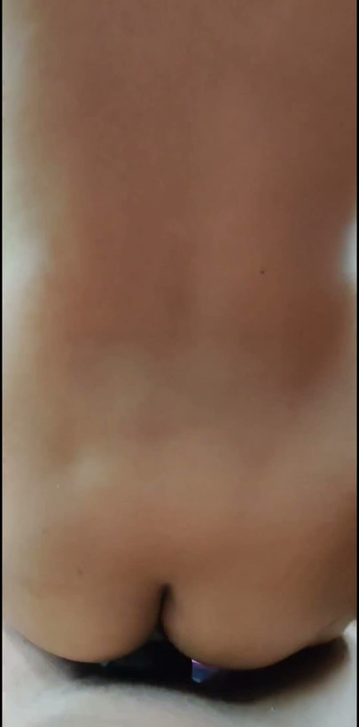 Very hot figure bitch sucking me while driving and fucked hard till she moans and screams | Clip 1