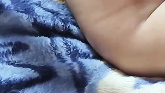 Neues marokkanisches sexvideo, das sie ihrem freund im haus ihres ehemanns angeboten hat.