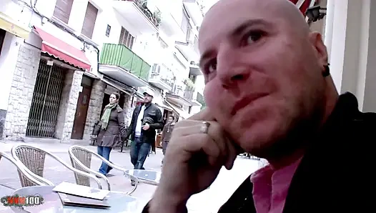 Fransız amatör Tania Berry - derin gırtlağına kadar sakso ve kanepede sert sikiş