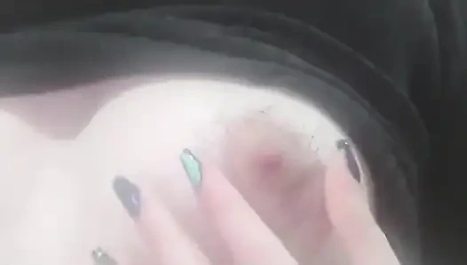 Aku lagi asik mainin pentil berbuluku