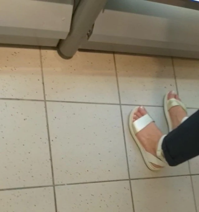 Mature milf feet and sexy toes whit faceshot 2019