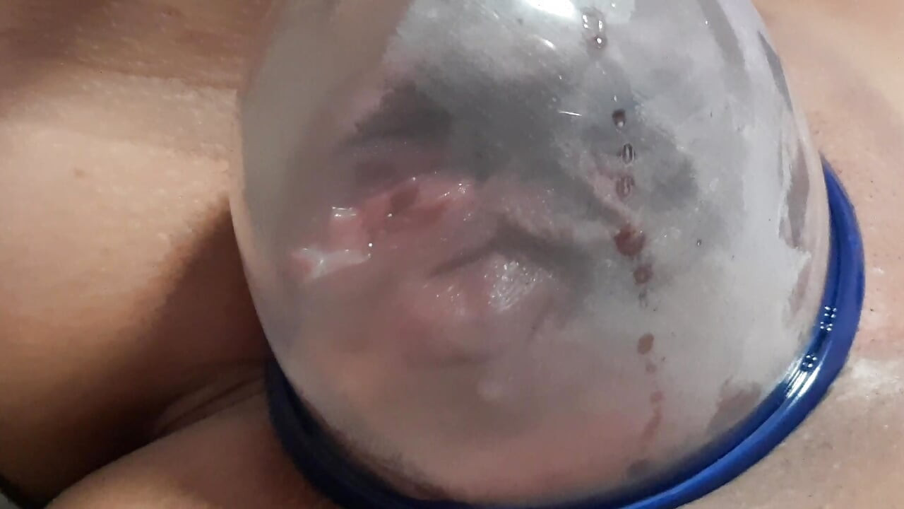 Amazing Pumped Giant Pussy