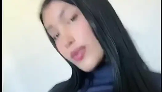 Nyepong aku dulu sebelum ngentot