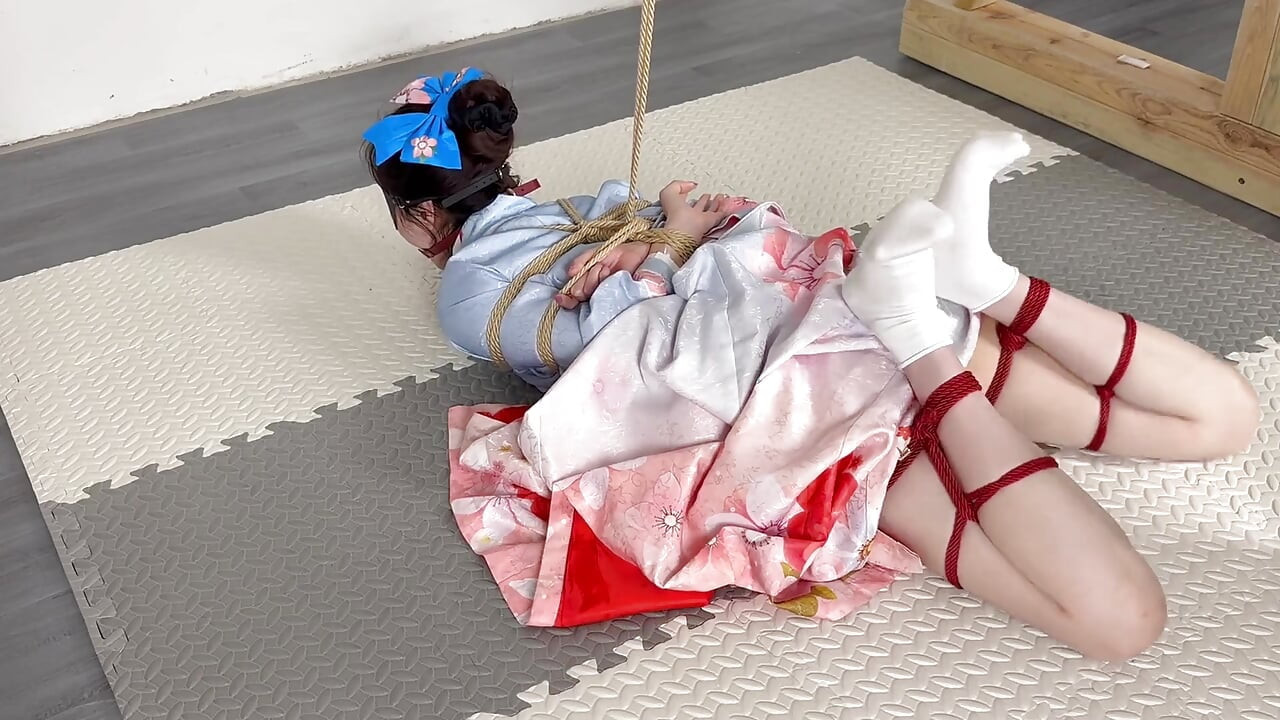 The Climax Version of Wearing a Kimono on a Sunny Day