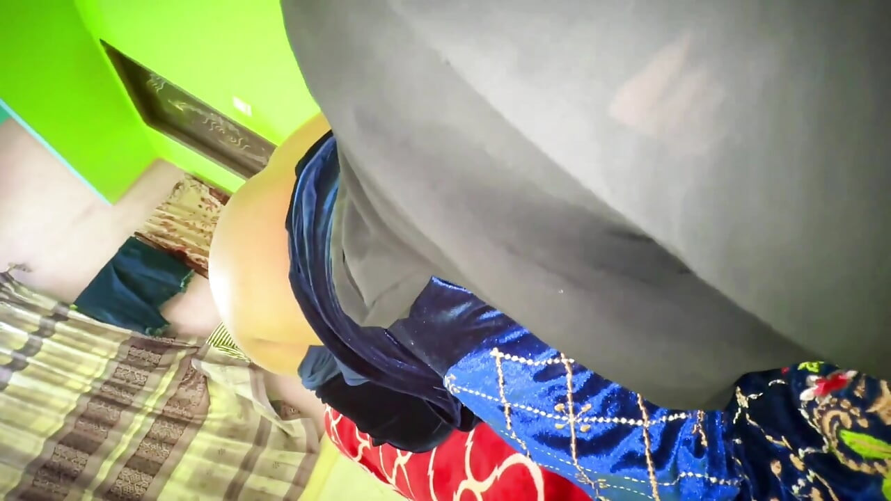 Marocká muslimská sexy manželka připravená na anální šukání od cizince, prosím, šukej můj velký zadek a saje moje obrovská prsa