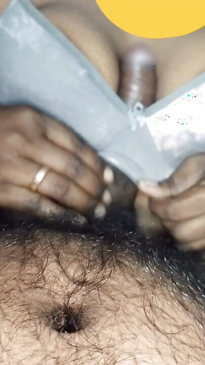 Si jalang India yang sudah berkahwin menghisap zakar kawan