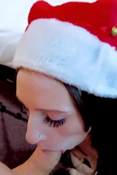 Daisy Plays Santa