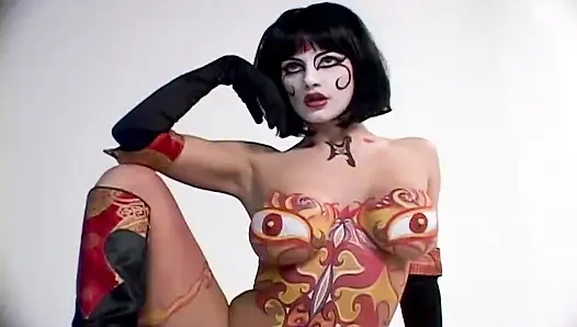 Brittany Andrews ejderha duman vücut boyası sanatsal baştan çıkarma!