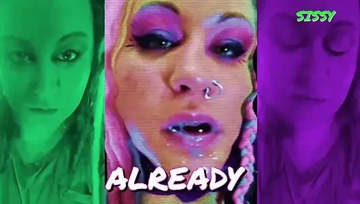 Cewek gay ini lagi latihan seks liar versi waria