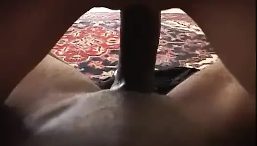 Большой черный член для моей молодой и грязной жены: она настоящая шлюха!