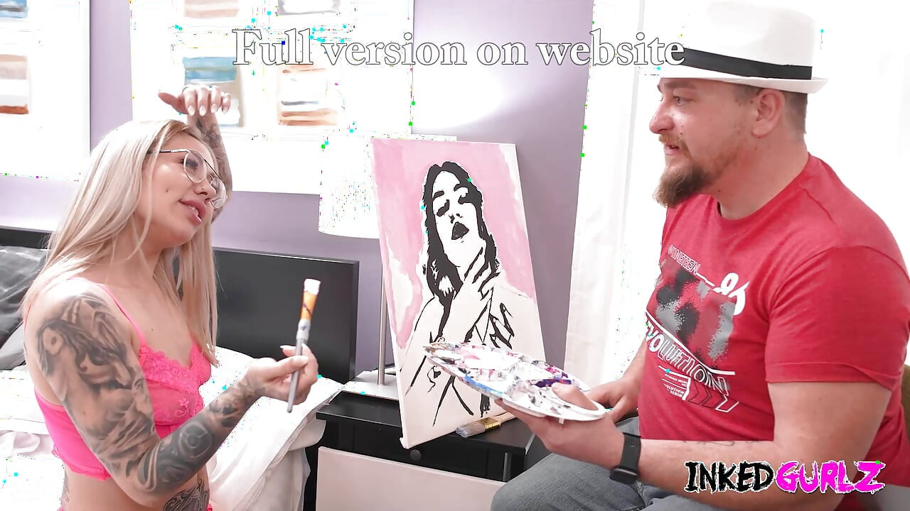 Inked Gurlz - O gagică drăguță cu tatuaje este futută anal de un artist