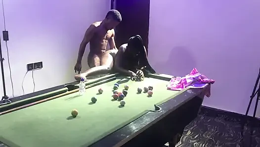 Секс от снукера в домашнем любительском видео