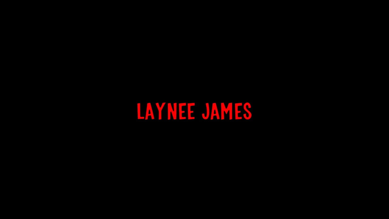 Laynee James este o bonă nimfomană