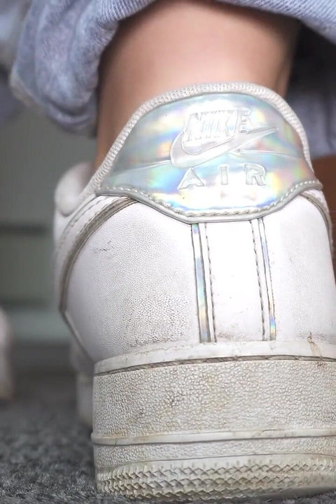 สาวตัวเล็กทดสอบความอดทนของสาวยักษ์ของพวกเขา