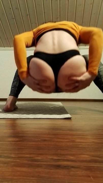 WilmaCD Booty Dance