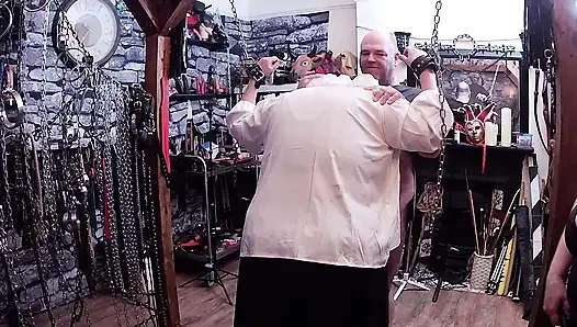 Teil 1: - Lanista Bear & Domina satana nehmen im kerker Stephnie_NIcole fernsehen