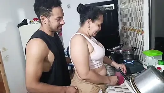 Komşumun büyük götüyle sert seks