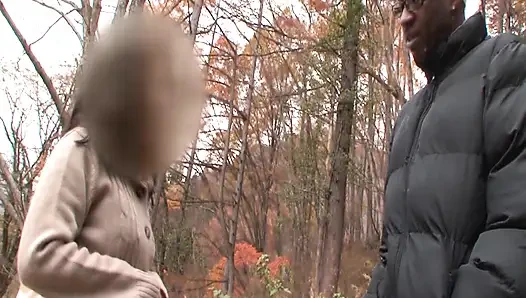 A126G12 "Könnte mich ein bisschen interessiert..." Eine reife frau, von einem schwarzen mann abgeholt, ist fasziniert von einem riesen!? Sie wird mit einem riesigen stoß tief in ihrer vagina wild und höhepunktt wild in einem höhepunkt-orgasmus!