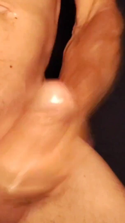 拍摄太热辣了！我全身抹了椰子油，睾丸公鸡和屁股Xxx射精，大硬厚未割 | 短片 2