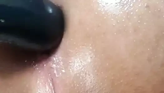 benim oğlan kedi ile oynuyor