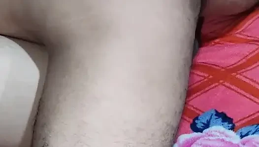 Open my vagina and it's my first time with my Tamil Indian stepsister in this X video.