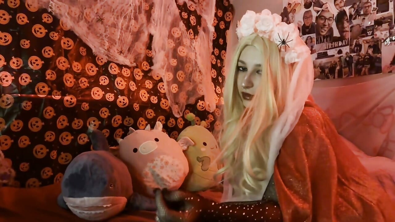 Altgirl trong lưới cá phá hủy âm hộ của cô ấy / fisting phun nước hút sữa đi tiểu Ahegao cưỡi hút thuốc Halloween