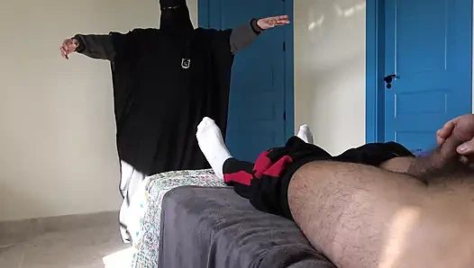 78 yaşındaki Alman dede Türk kızına onun için dans etmesini söylüyor