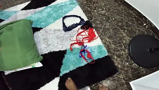 Göğüslerine boşalmak bir yüze boşalma harikası kafa kadın o yarağı emiyor taşakları süper boşaltıyor ve o büyük götü twerk yapıyor - jhodez1