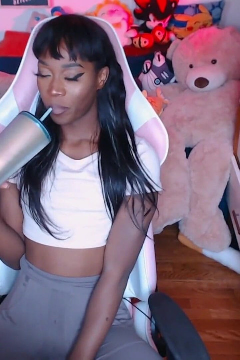White Calvin Briefs Double Cumshot - BBC Trans Babe Vanniall Milks Her Thick Cock Twice