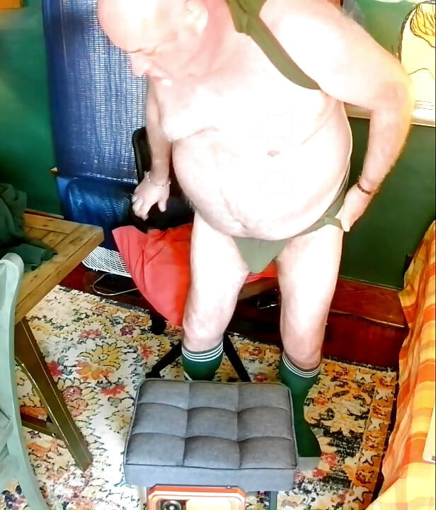 Jerk off in Green!