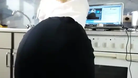 Schlampe sexydea fingert sich vor live-webcam