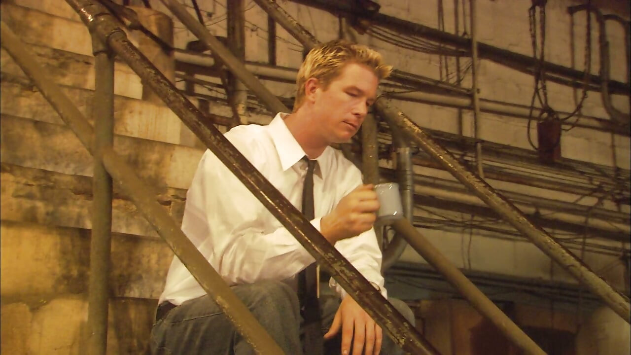 다른 멋진 자세로 하드코어 따먹히는 Nughty 갈색 머리