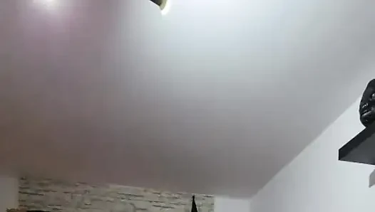 Массаж ступней и удары ногами