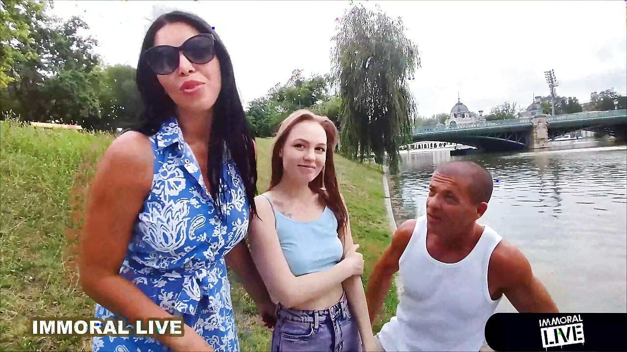 Небрежна свирка води до проникване в тясната й обръсната путка!