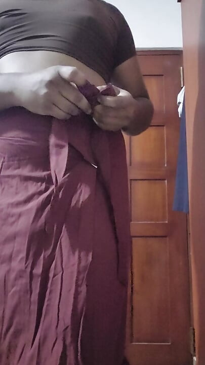 Sri Lankan Sissy Girl Ash Perera Showing Her Body