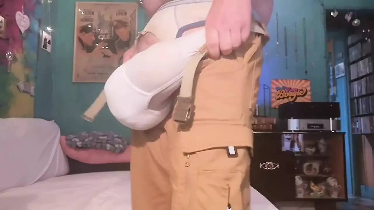 Espectáculo de ropa interior fetiche abultada