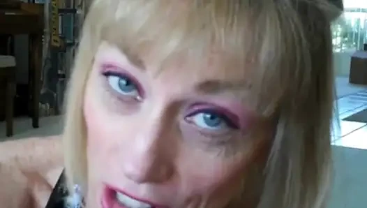Melanie Makes Hubby Watch Her Play