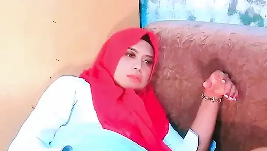 Endonezyalı tesettürlü transeksüel anal eğitim