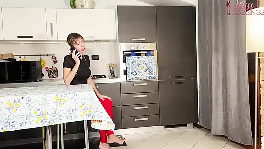 Trap of Stepaunt Unexpectedly Excited by Mistake Receiving an Intimate Photo From Her Distracted Stepnephew