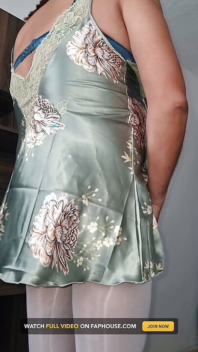 Sexy Silk Nightgown, a Little Pleasure Without Hands Before Going to Sleep Wet