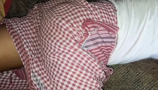 Ateşli Hintli evli kadını sikiyor