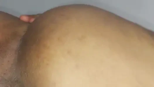 Ванесинья налилась спермой после того, как села на меня на диван