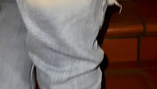 Незнакомец входит в мой дом, и я трахаюсь