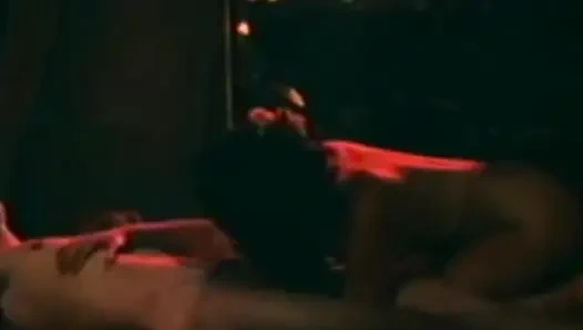 Yanan sarışın ateş tutkusu