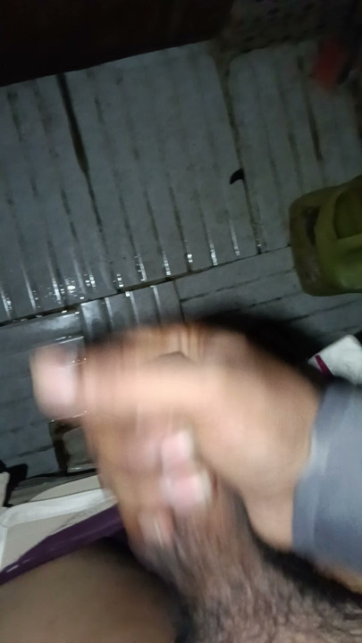 Chut dekh ke hilaya