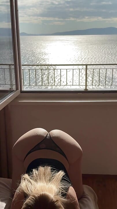 흑인 대물 자지에게 따먹히는 핫한 갈색 머리