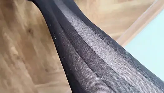 Aku memekku sendirian dengan celana ketatku