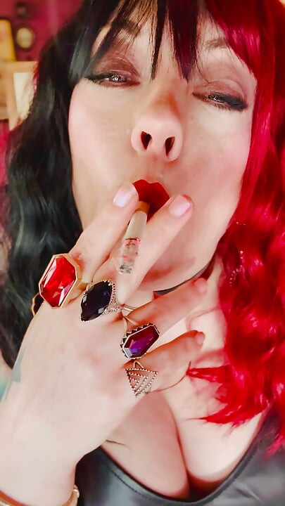 Dangling A Cigarette In This Quick Smoking Clip From Tina Snua