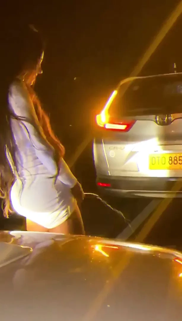 we all need to pee, tgirls too…