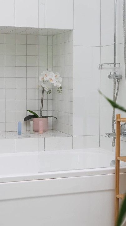 Orgasme comel di bilik mandi